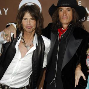 Joe Perry and Steven Tyler at event of The 48th Annual Grammy Awards 2006