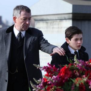 Still of Sean Pertwee and David Mazouz in Gotham 2014