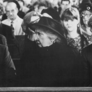 Still of Bob Hoskins William Petersen and Maureen Stapleton in Passed Away 1992