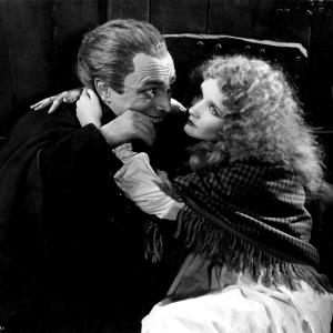 Still of Mary Philbin and Conrad Veidt in The Man Who Laughs 1928