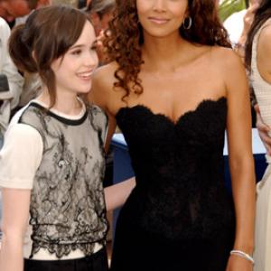 Halle Berry and Ellen Page at event of Iksmenai. Zutbutinis musis (2006)
