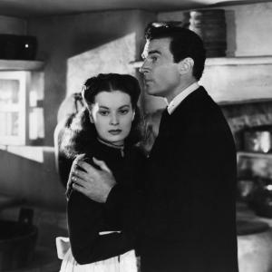 Still of Maureen O'Hara and Walter Pidgeon in How Green Was My Valley (1941)