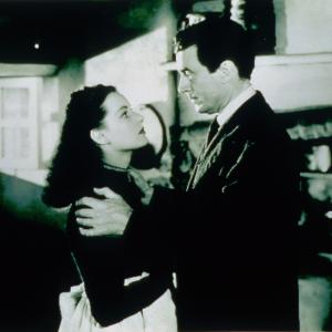 Still of Maureen OHara and Walter Pidgeon in How Green Was My Valley 1941