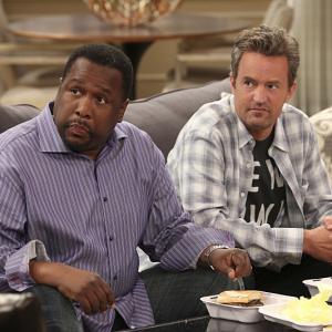 Still of Matthew Perry and Wendell Pierce in The Odd Couple 2015