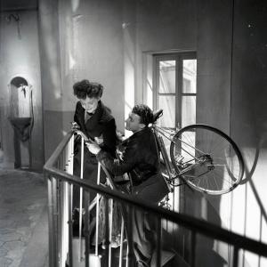 Still of Claire Maffi and Roger Pigaut in Antoine et Antoinette 1947