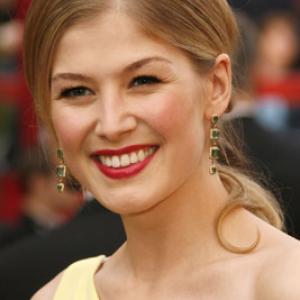 Rosamund Pike at event of The 80th Annual Academy Awards (2008)