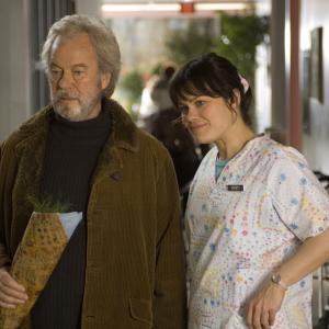 Still of Gordon Pinsent and Kristen Thomson in Away from Her (2006)