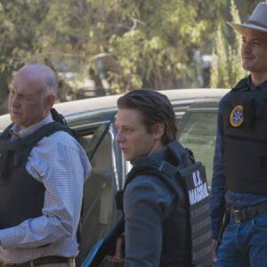 Still of Timothy Olyphant Jacob Pitts and Nick Searcy in Justified 2010