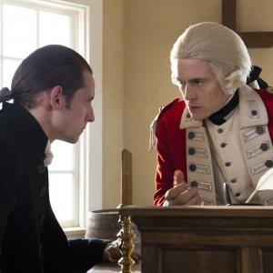 Abraham Woodhull confers with Major Hewlitt during the Court Hearings on TURN. As played by Jamie Bell & Burn Gorman