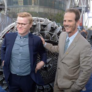 Peter Berg and Jesse Plemons at event of Laivu musis 2012