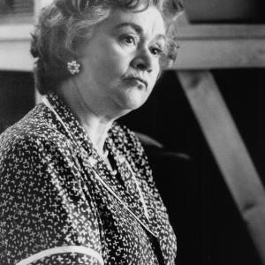 Still of Joan Plowright in Avalon 1990