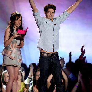 Tyler Posey and Ashley Rickards at event of 2013 MTV Movie Awards (2013)