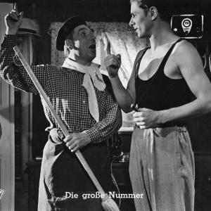 Still of Paul Kemp and Rudolf Prack in Die große Nummer (1943)