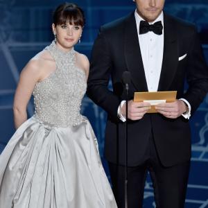 Felicity Jones and Chris Pratt at event of The Oscars 2015