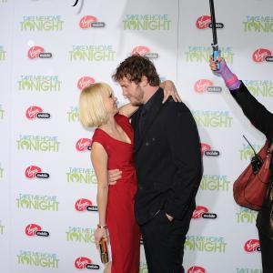 Anna Faris and Chris Pratt at event of Take Me Home Tonight 2011