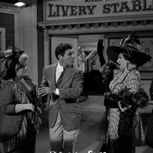 Still of Hermione Gingold and Robert Preston in The Music Man 1962
