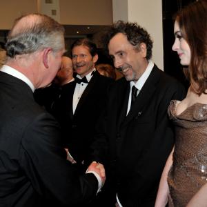 Tim Burton Anne Hathaway and Prince Charles at event of Alisa stebuklu salyje 2010