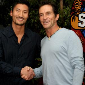 Jeff Probst and Yul Kwon at event of Survivor 2000