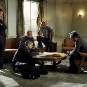 Still of William Fichtner, Wentworth Miller, Dominic Purcell and Sarah Wayne Callies in Kalejimo begliai (2005)