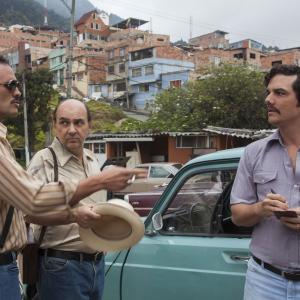 Still of Wagner Moura and Juan Pablo Raba in Narcos 2015