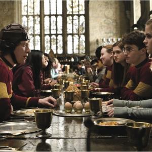 Still of Rupert Grint Daniel Radcliffe Emma Watson and Bonnie Wright in Haris Poteris ir netikras princas 2009