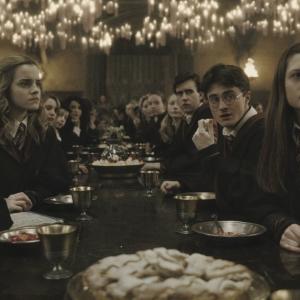 Still of Rupert Grint, Matthew Lewis, Daniel Radcliffe, Emma Watson and Bonnie Wright in Haris Poteris ir netikras princas (2009)