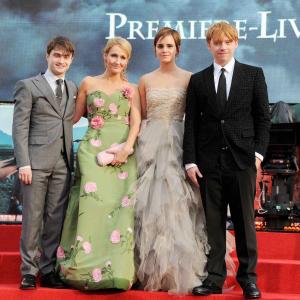 Rupert Grint, Daniel Radcliffe, J.K. Rowling and Emma Watson at event of Haris Poteris ir mirties relikvijos. 2 dalis (2011)