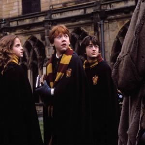Still of Rupert Grint, Daniel Radcliffe and Emma Watson in Haris Poteris ir paslapciu kambarys (2002)