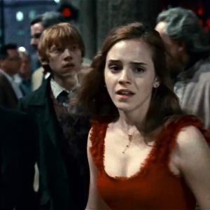 Still of Rupert Grint, Daniel Radcliffe and Emma Watson in Haris Poteris ir mirties relikvijos. 1 dalis (2010)