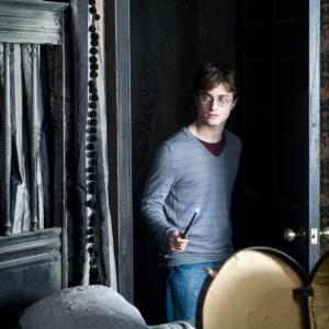 Still of Daniel Radcliffe in Haris Poteris ir mirties relikvijos 1 dalis 2010