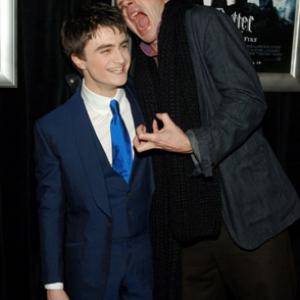 Ralph Fiennes and Daniel Radcliffe at event of Haris Poteris ir ugnies taure 2005