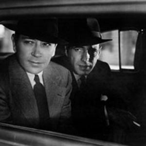 Still of Humphrey Bogart and George Raft in Invisible Stripes 1939