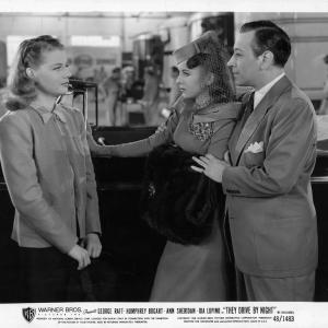 Still of Ida Lupino, George Raft and Ann Sheridan in They Drive by Night (1940)