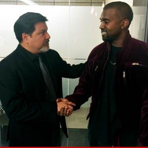 April 7 2015 Kanye West apologized to cameraman Daniel Ramos for his attack at LAX on July 19 2013 with a Handshake