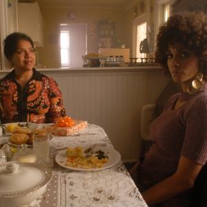 Still of Halle Berry and Phylicia Rashad in Frankie amp Alice 2010