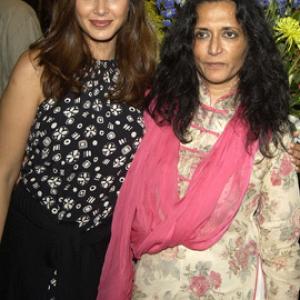 Deepa Mehta and Lisa Ray at event of Bollywood/Hollywood (2002)