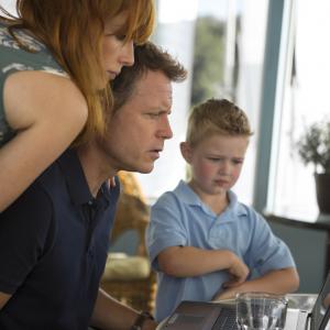 Still of Greg Kinnear, Kelly Reilly and Connor Corum in Heaven Is for Real (2014)