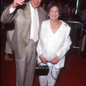 Carl Reiner and Estelle Reiner at event of Mickey Blue Eyes 1999