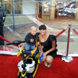 Chelsea and Verne Troyer at the Jack and Jill premiere