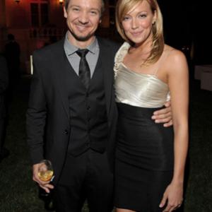 Jeremy Renner and Katie Cassidy