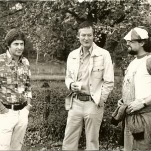 From left to right Paul Rapp Roger Corman and Jonathan Demme On location in Arkansas for 20th Century Foxs Fighting Mad