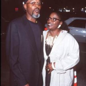 Samuel L. Jackson and LaTanya Richardson Jackson at event of Beloved (1998)
