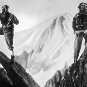 Still of Leni Riefenstahl and Sepp Rist in S.O.S. Eisberg (1933)