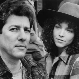 Still of Amy Irving and Peter Riegert in Crossing Delancey 1988