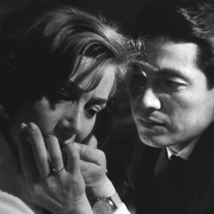 Still of Eiji Okada and Emmanuelle Riva in Hiroshima mon amour 1959
