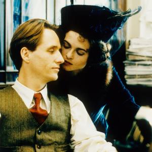 Still of Helena Bonham Carter and Linus Roache in The Wings of the Dove 1997