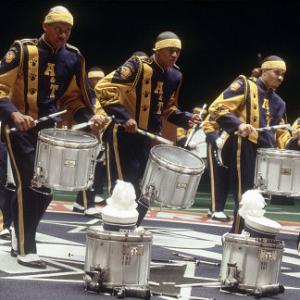 Still of Nick Cannon and Leonard Roberts in Drumline 2002