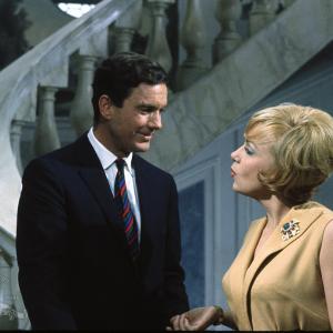 Still of Edie Adams and Cliff Robertson in The Honey Pot (1967)