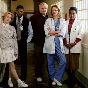 Still of Jeff Williams Leslie Mann Brian Dennehy Lindsay Frost and CCH Pounder in Birdland