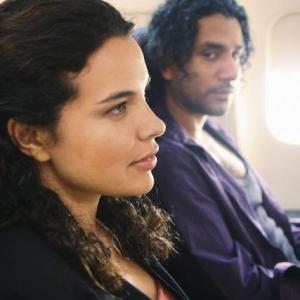 Still of Naveen Andrews and Zuleikha Robinson in Dinge 316 2009
